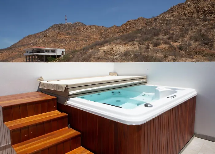 Holiday home 2 Bedroom Wake Up To Unique Views From Your Balcony